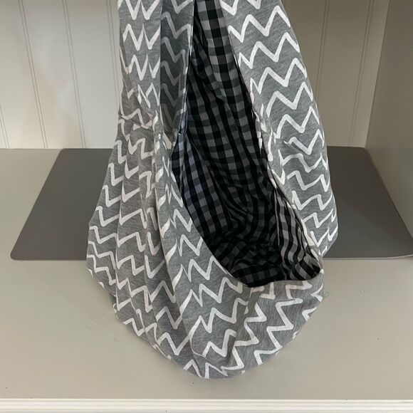 Pet Sling Carrier - Picture 2 of 4